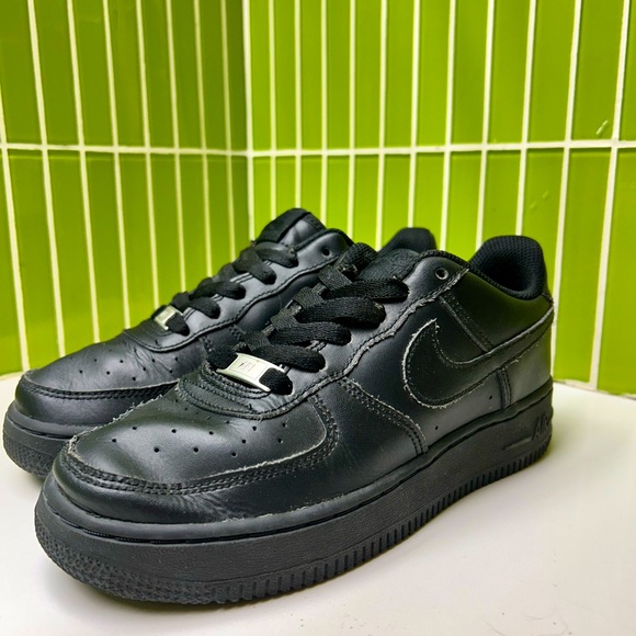 Nike Air Force 1 - Picture 1 of 7